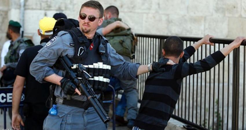 اعتقال طفل واستدعاء شاب في القدس