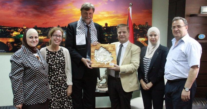 وزير الصحة يستقبل مدير البنك الدولي في فلسطين