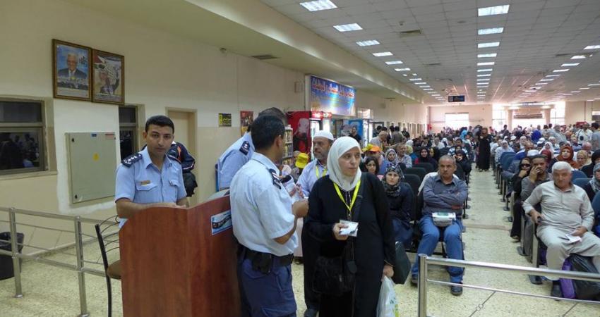 مهنا: معبر الكرامة يعمل غدا 24 ساعة متواصلة أمام حركة القادمين