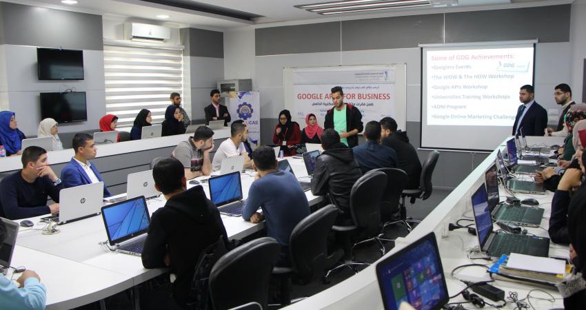 طلبة كلية المجتمع