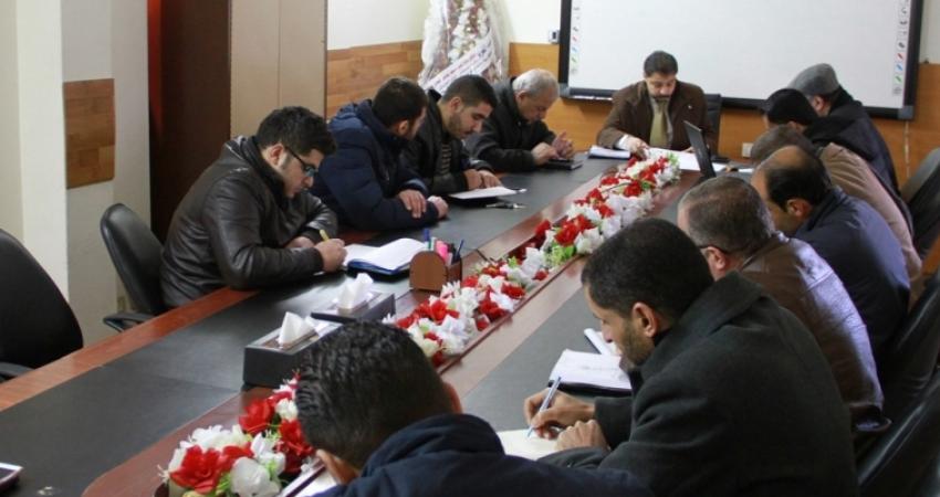 عقدت اللجنة القطرية لإعادة إعمار غزة اجتماعا تمهيديا مع مقاولي الشركات المشاركة في العطاء الخاص بمشروع إنشاء مبنى السفارة القطرية وسكن السفير، والأعمال الخارجية وملحقاتها في غزة 