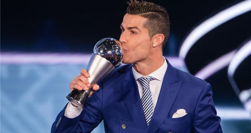 Cristiano-Ronaldo كريستيانو رونالدو في حفل الفيفا