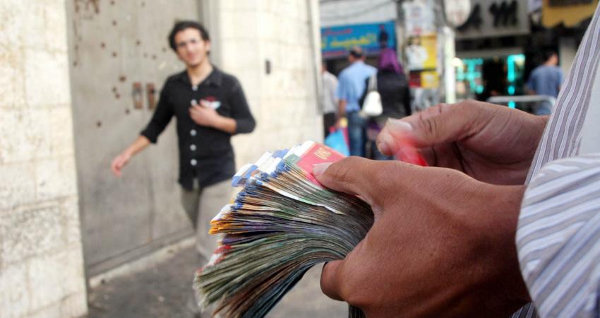 استبدال النقد التالف لدى فروع المصارف بالقطاع