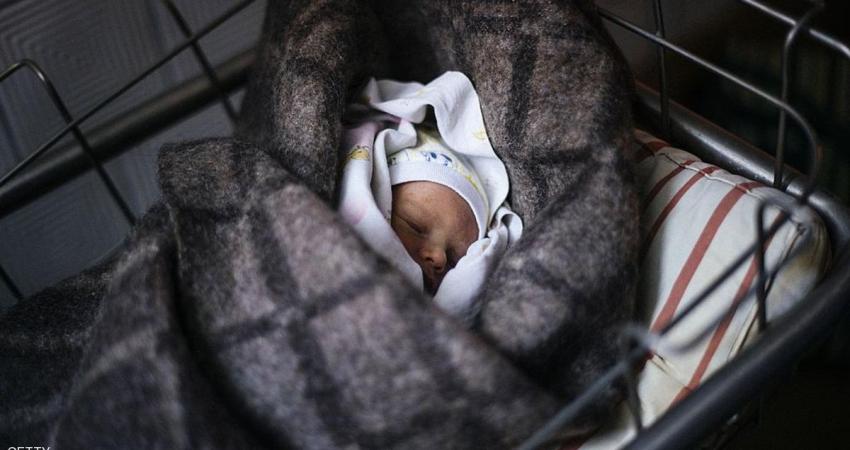 أم تركت رضيعتها في المنزل.. فنهشتها الجرذان