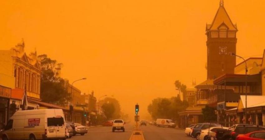 عاصفة ترابية خطرة تغير لون سماء استراليا
