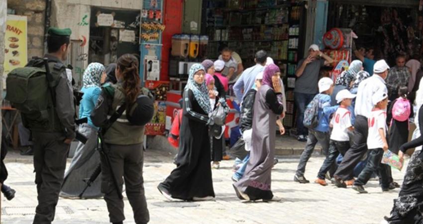 الاحتلال يعتدي على تجار البسطات بالقدس