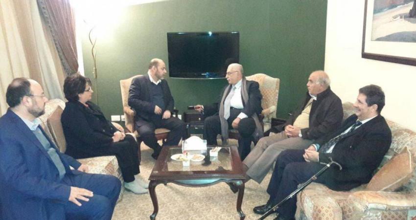 لقاء موسى أبو مرزوق مع بشور في بيروت