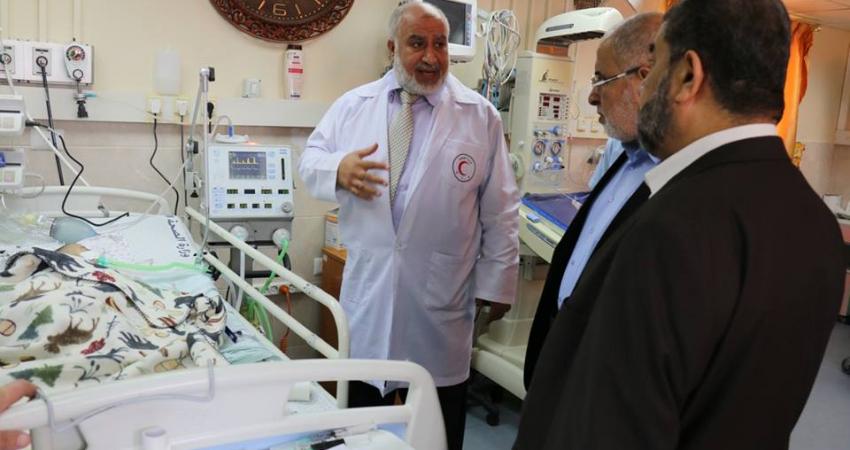 نواب محافظة غزة يتفقدون مستشفى الشهيد محمد الدرة