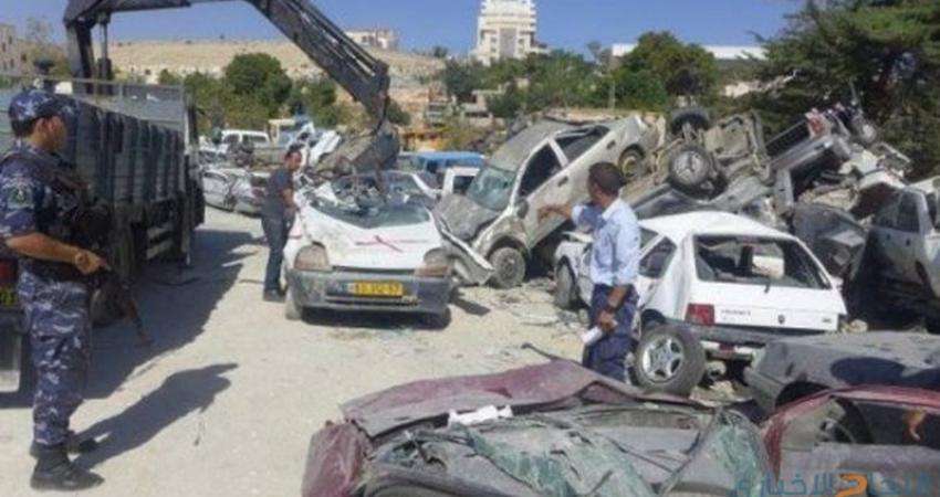 الشرطة تتلف 80 مركبة غير قانونية في نابلس