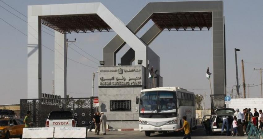 "المخابرات" بغزة تحظر نظام السفر عبر المعبر بآلية التنسيقات