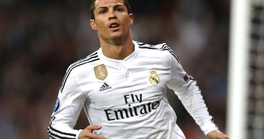 cristiano_ronaldo_dedication_on_field