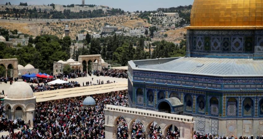 مصر تعرب عن قلقها البالغ تجاه التصعيد الإسرائيلي في القدس    القاهرة 14-7-2017 وفا- أعربت الخارجية المصرية عن قلقها البالغ تجاه الأحداث التي شهدتها ساحة المسجد الأقصى المبارك، صباح اليوم الجمعة.  وحذرت في بيان لها، من خطورة تداعيات هذه الأحداث، والإجراءات