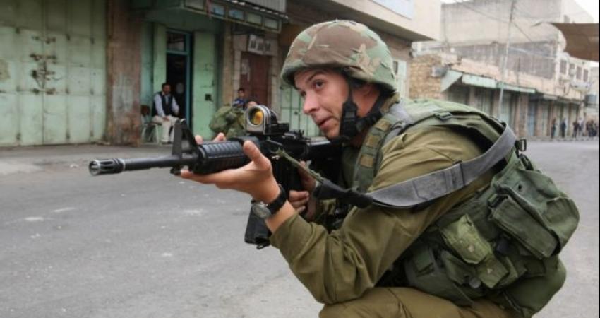جندي إسرائيلي يطلق النار