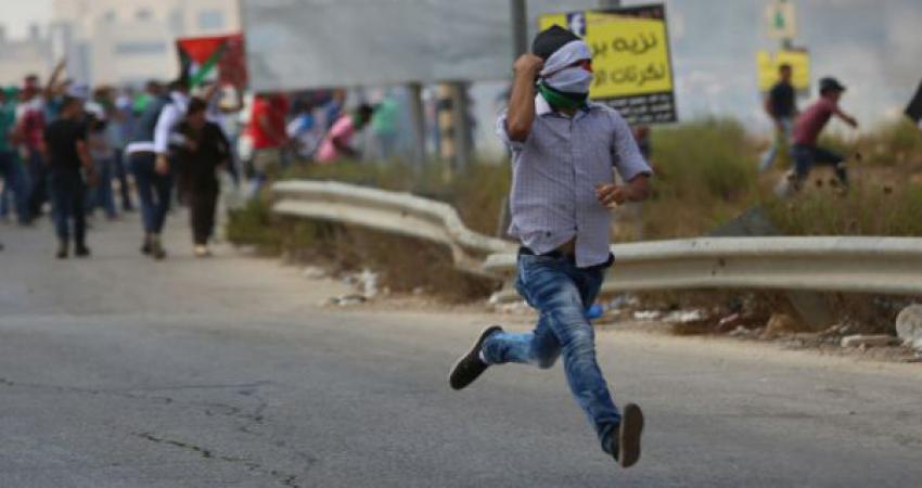 إصابة مواطنين بقمع الاحتلال مسيرة شرق البيرة