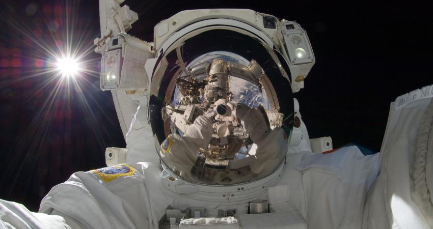 selfportrait_iss032_4288_23867