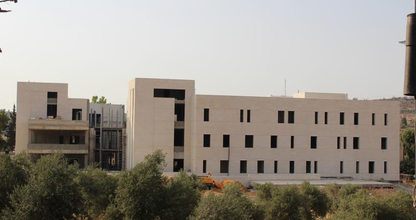 توقيع اتفاقية تنفيذ الأعمال الخارجية لمشفى هوغو تشافيز للعيون