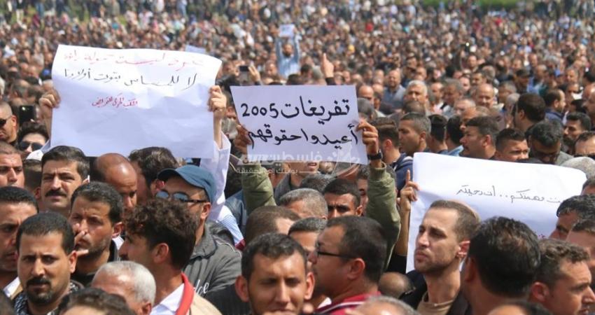 الاحتلال: أزمة غزة الاقتصادية كفيلة بإشعال الوضع