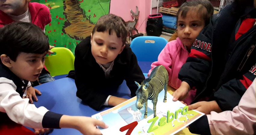 روضة تستخدم طريقة تعليمية شيّقة لأطفالها (1)