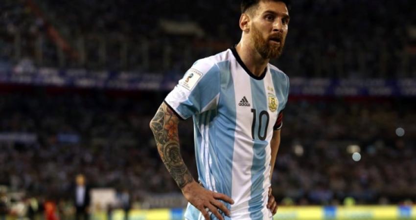 رسميًا: الفيفا يعاقب ميسي