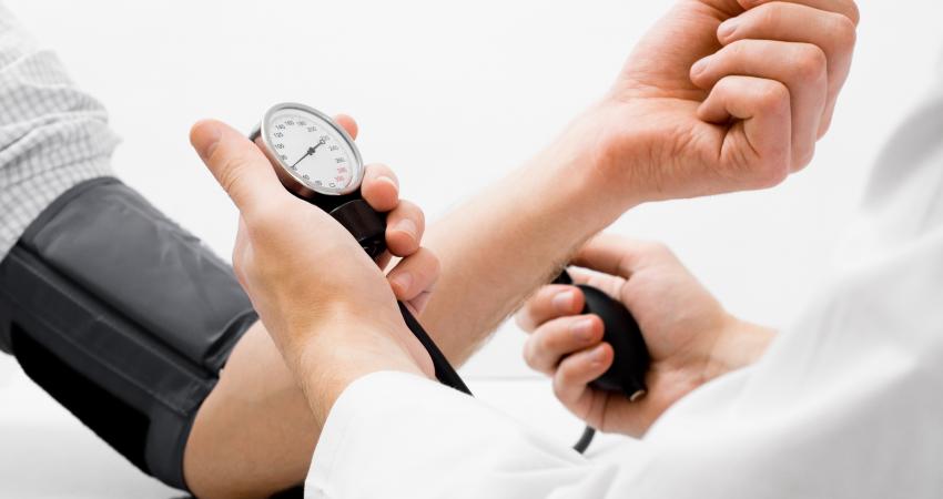 ارتفاع ضغط الدم لدى كبار السن يقلل خطر الزهايمر!