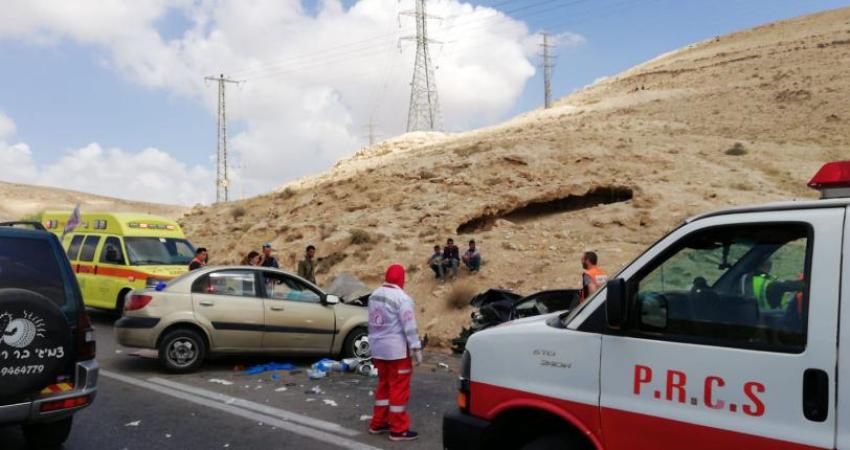 8 إصابات بحادث سير ذاتي غرب الخليل