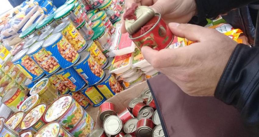 الصحة تتلف كمية كبيرة من الصلصة شمال القطاع