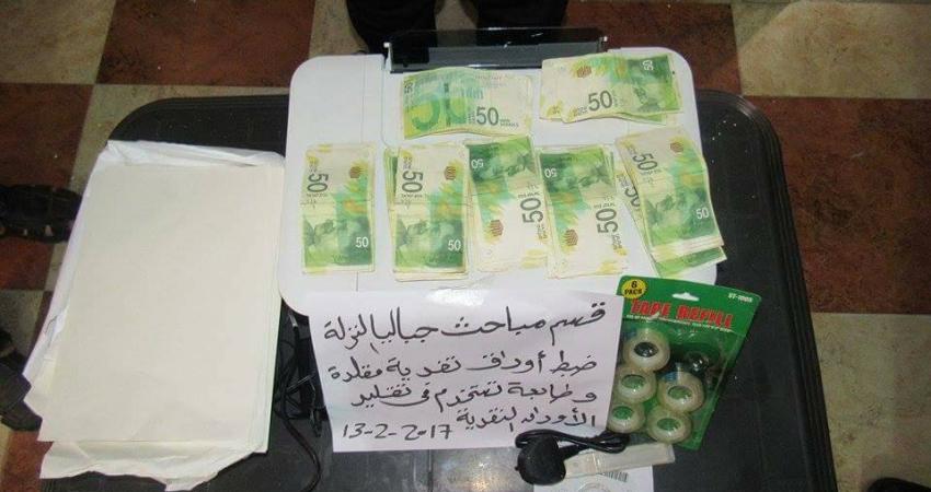 ضبطت المباحث العامة في  شرطة جباليا النزلة شمال قطاع غزة شبكة مكونة من عدد من الأشخاص تُزيِّف أوراق نقدية من فئة 50 شيكل.  وقالت مباحث النزلة أن معلومات وصلتها مفادها قيام مجموعة من الأشخاص تسكن بالإيجار في منطقة جباليا البلد بطباعة أوراق نقدية من فئة 50 