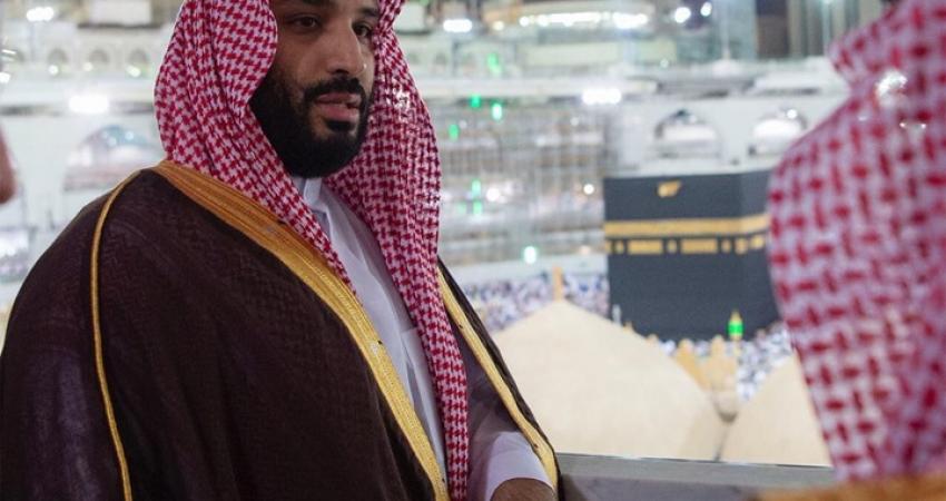 إخلاء صحن الكعبة لمحمد بن سلمان.. تجول على سطحها
