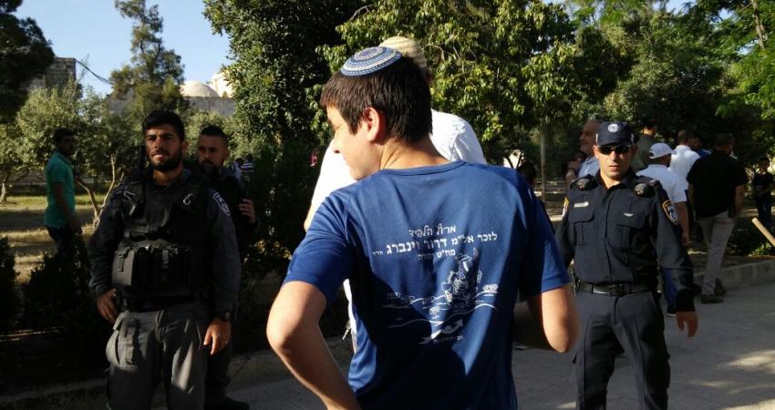 مستوطن في باحات الأقصى