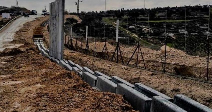 الاحتلال يشرع ببناء مقطع من الجدار في أراضي يعبد