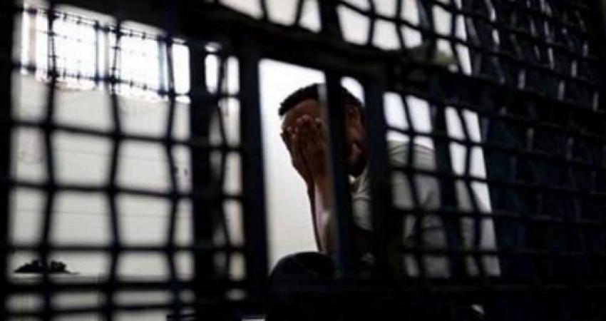 أسير فلسطيني في سجون الاحتلال الإسرائيلي