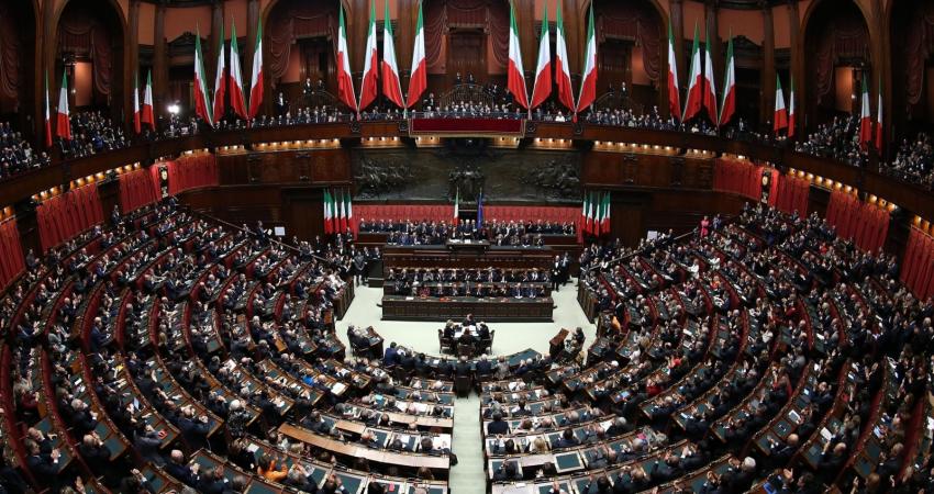 برلمان إيطالي