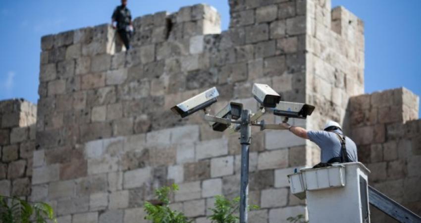الاحتلال ينصب كاميرات مراقبة في شوارع قرية حوسان