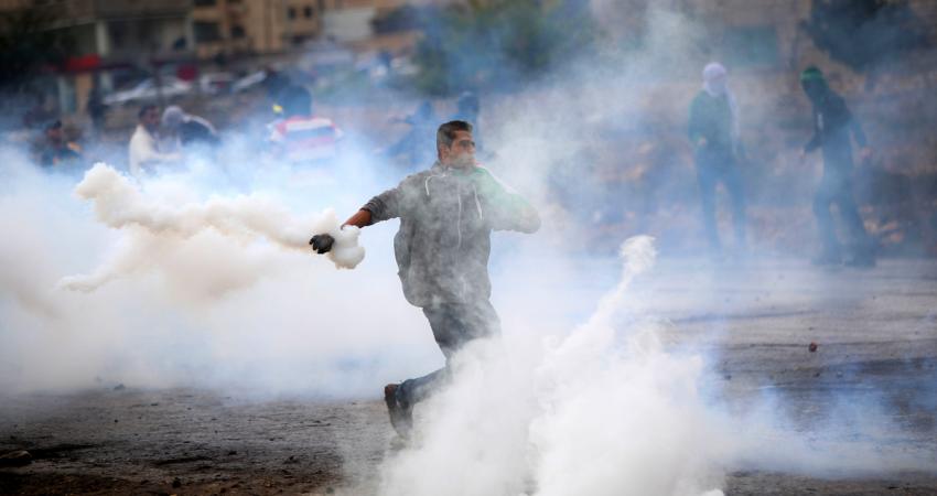 حالات اختناق خلال مواجهات مع الاحتلال غرب جنين