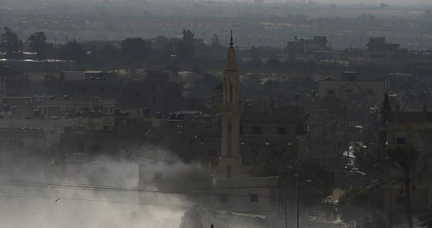 ذكرت مواقع عبرية أن طائرة إسرائيلية من دون طيار أغارت على مجموعة من تنظيم أنصار بيت المقدس التابع لداعش في سيناء حاولت إطلاق صواريخ باتجاه مدينة إيلات. وذكرت المواقع أن 4 من أفراد هذه المجموعة قتلوا في الغارة بقرية شيبانة، شمال شرق سيناء، وأقر التنظيم بمق