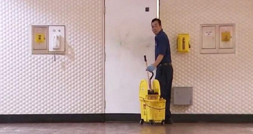 عامل نظافة يتقاضى 20 ألف دولار شهريا