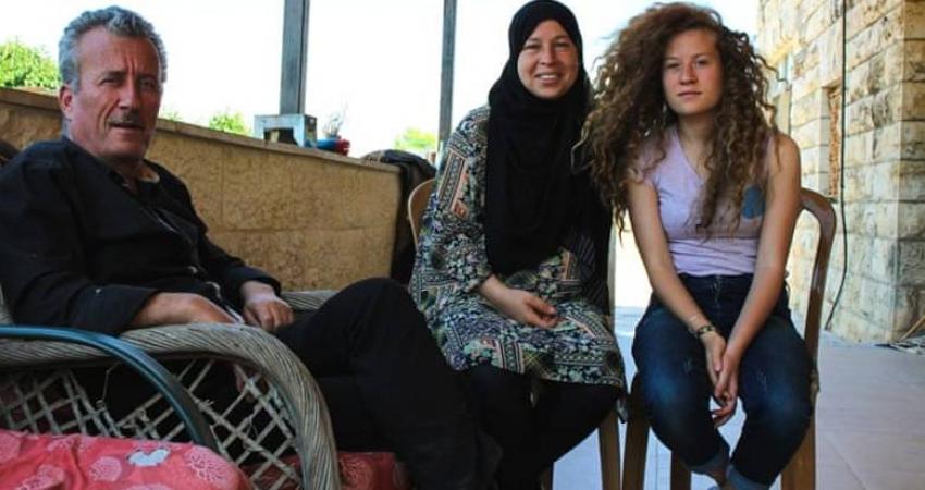 عهد التميمي وعائلتها