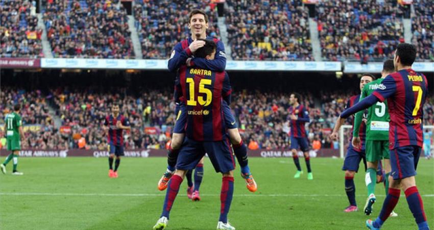 messi-marco-tres-goles-ultimo-partido-del-barca-contra-levante-1442396587813