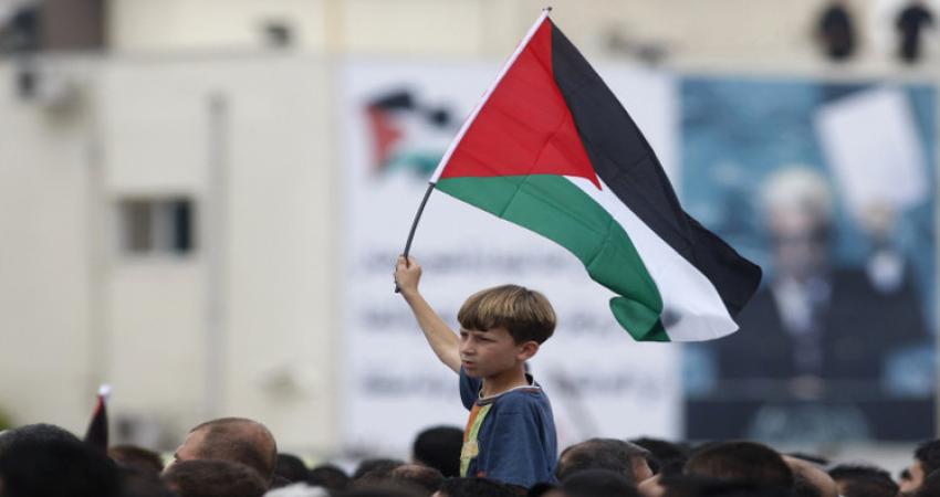 الإحصاء: المجتمع الفلسطيني فتي و4.5% من السكان مسنون