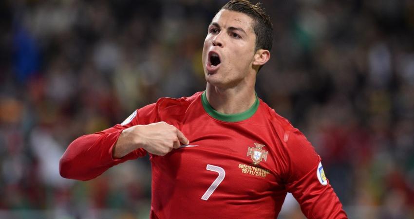 رونالدو يكتب التاريخ مع منتخب بلاده