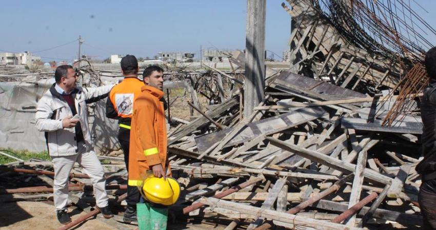 انهيار سقف مبنى قيد الإنشاء في غزة