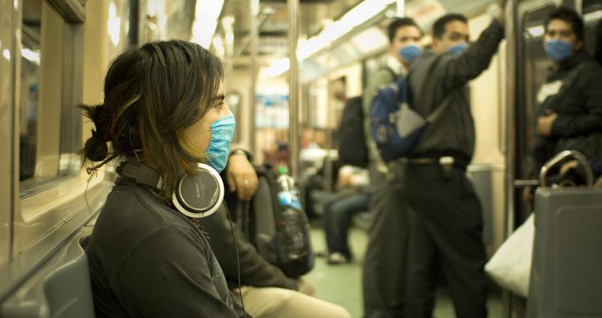 Swine_Flu_Masked_Train_Passengers_in_Mexico_City