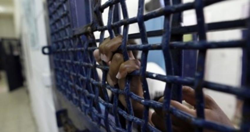 أربعة أسرى يدخلون أعوامًا جديدة داخل سجون الاحتلال