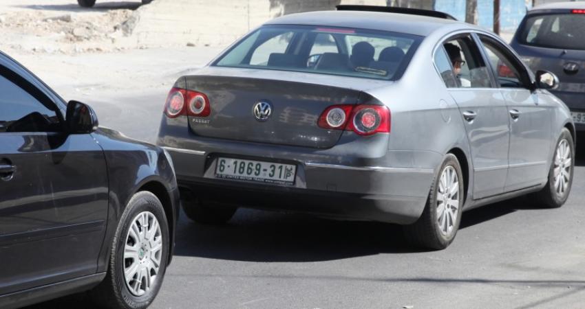 ترخيص سيارات بالضفة