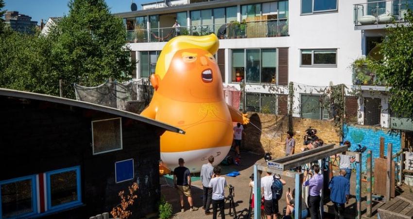 trump-baby-balloon-01