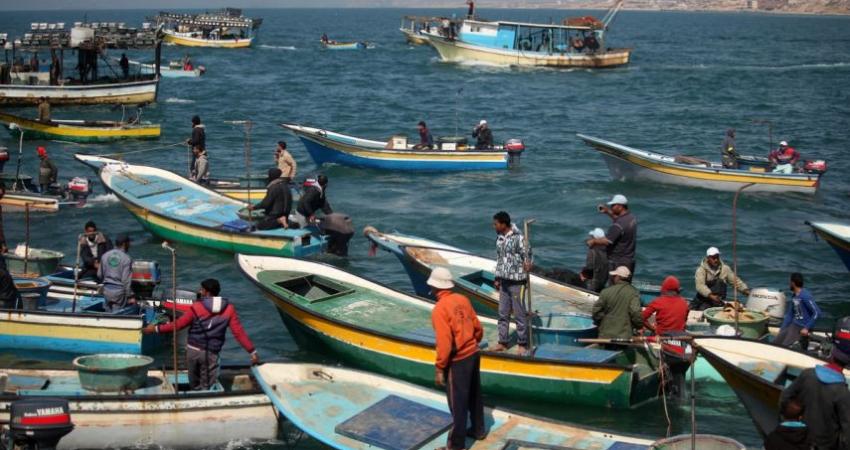 الاحتلال يقلّص مساحة الصيد في بحر غزة لـ6 أميال