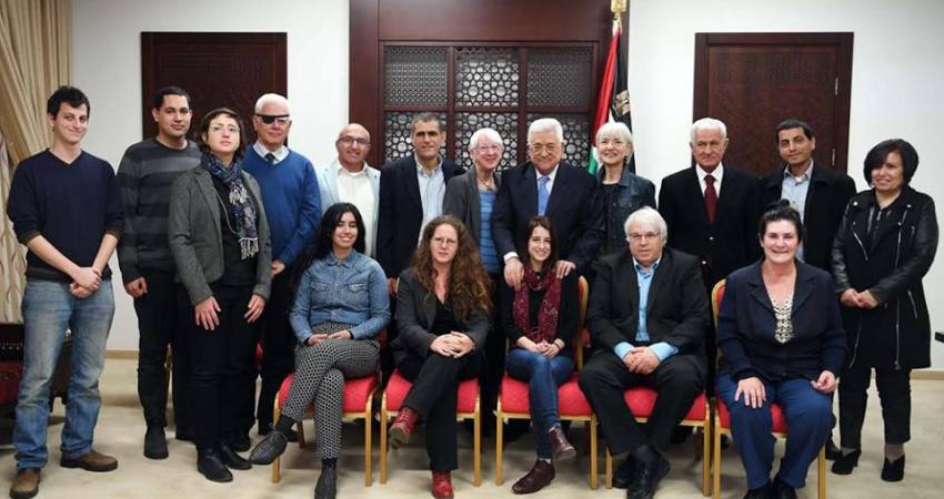 عباس مع إسرائيليين