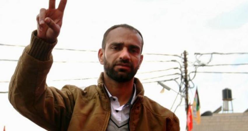 الأسيران العيساوي وصنوبر يعلقان إضرابهما عن الطعام