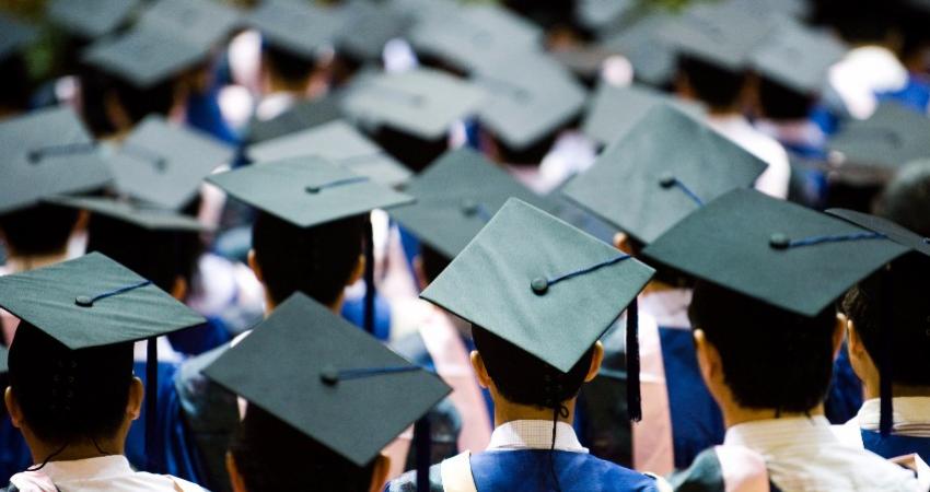 التربية تعلن عن منح دراسية في سريلانكا