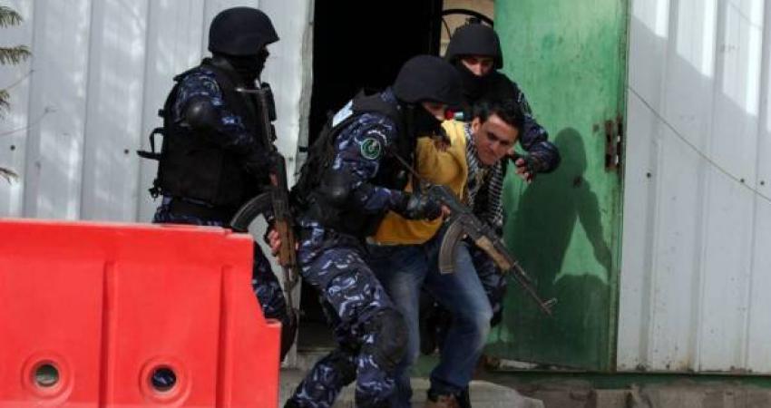 اعتقال مطارد من مخابرات الضفة